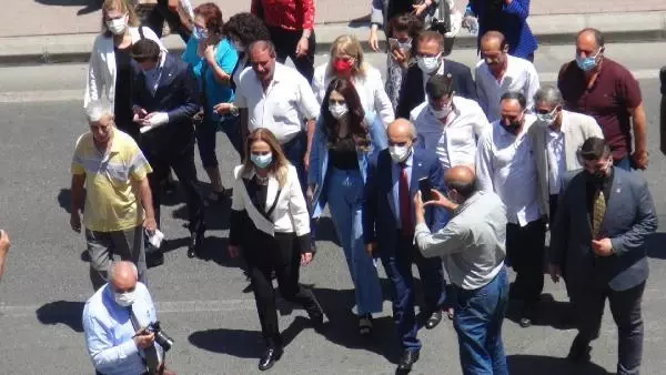 ŞANLIURFA CHP'Lİ NAZLIAKA: 450 KADININ HAYATTA KALMASINA VESİLE OLDUK ŞANLIURFA CHP'Lİ NAZLIAKA: 450 KADININ HAYATTA KALMASINA VESİLE OLDUK