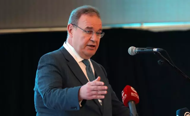 CHP Sözcüsü Öztrak, partisinin Trakya Bölge Toplantısı'nda konuştu CHP Sözcüsü Öztrak, partisinin Trakya Bölge Toplantısı'nda konuştu
