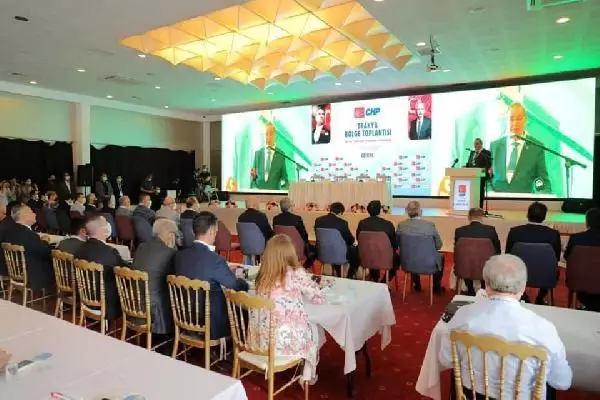 CHP SÖZCÜSÜ ÖZTRAK ÜLKEYİ 'ÜÇ YENİ' İLE AYAĞA KALDIRACAĞIZ CHP SÖZCÜSÜ ÖZTRAK ÜLKEYİ 'ÜÇ YENİ' İLE AYAĞA KALDIRACAĞIZ