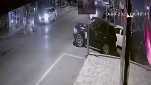 Cip ile otomobilin çarpıştığı kaza kamerada Cip ile otomobilin çarpıştığı kaza kamerada