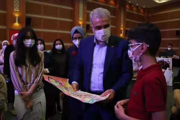 'ÇOCUK GÖZÜNDEN RAMAZAN' RESİM YARIŞMASINDA DERECEYE GİRENLER ÖDÜLLENDİRİLDİ 'ÇOCUK GÖZÜNDEN RAMAZAN' RESİM YARIŞMASINDA DERECEYE GİRENLER ÖDÜLLENDİRİLDİ