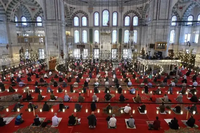 Diyanet İşleri Başkanı Erbaş Şehriban Hatun Camii'nde Hutbe İrad Etti Diyanet İşleri Başkanı Erbaş Şehriban Hatun Camii'nde Hutbe İrad Etti