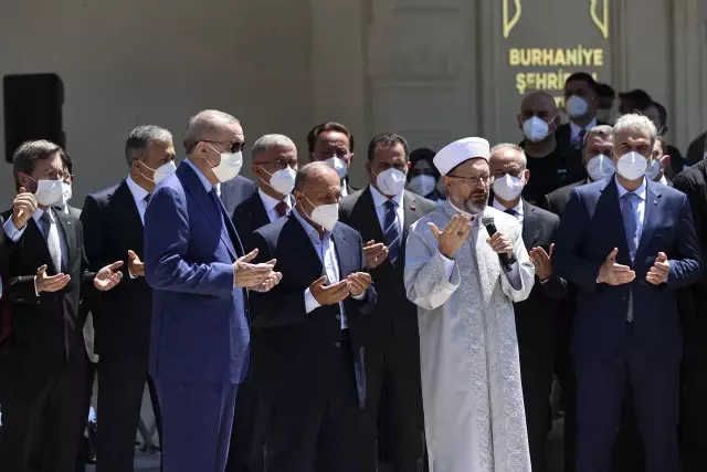 Cumhurbaşkanı Erdoğan, Burhaniye Şehriban Hatun Camii'nin açılışında konuştu Açıklaması Cumhurbaşkanı Erdoğan, Burhaniye Şehriban Hatun Camii'nin açılışında konuştu Açıklaması