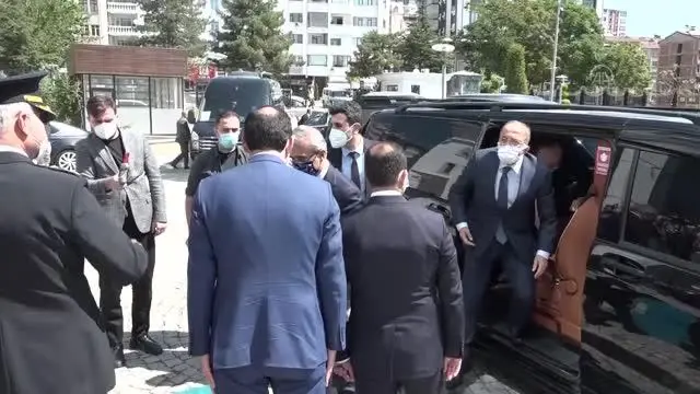 Cumhurbaşkanlığı Savunma Sanayii Başkanı Demir, Elazığ Valiliğini ziyaret etti Cumhurbaşkanlığı Savunma Sanayii Başkanı Demir, Elazığ Valiliğini ziyaret etti