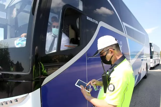 D300 karayolunda otobüs ve minibüsler denetlendi D300 karayolunda otobüs ve minibüsler denetlendi