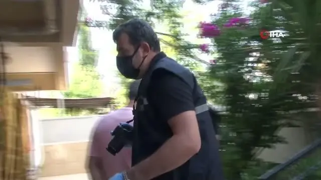Daha önce besledikleri kedileri asılan genç kadın ve arkadaşına üçüncü şok Daha önce besledikleri kedileri asılan genç kadın ve arkadaşına üçüncü şok