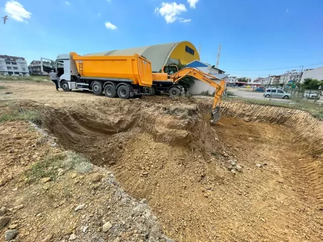 Darıca'ya hizmet kompleksi çalışmaları başladı Darıca'ya hizmet kompleksi çalışmaları başladı