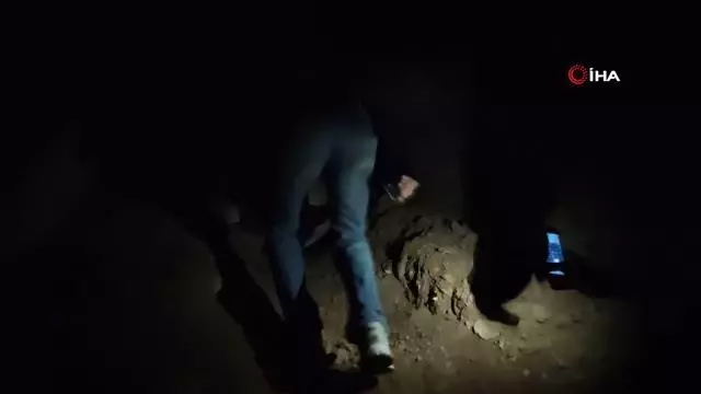 Defineciler 3 bin rakımdaki mağarayı tahrip etti Defineciler 3 bin rakımdaki mağarayı tahrip etti