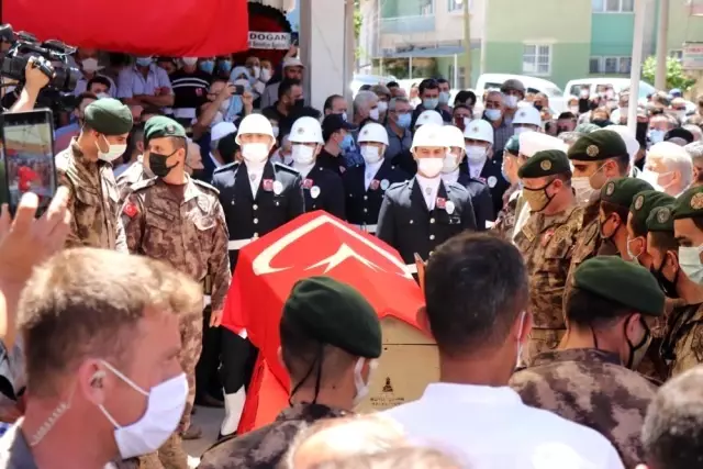 Denizlili şehidin zeybek görüntüleri yürekleri dağladı Denizlili şehidin zeybek görüntüleri yürekleri dağladı