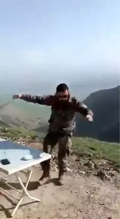 Denizlili şehidin zeybek görüntüleri yürekleri dağladı Denizlili şehidin zeybek görüntüleri yürekleri dağladı