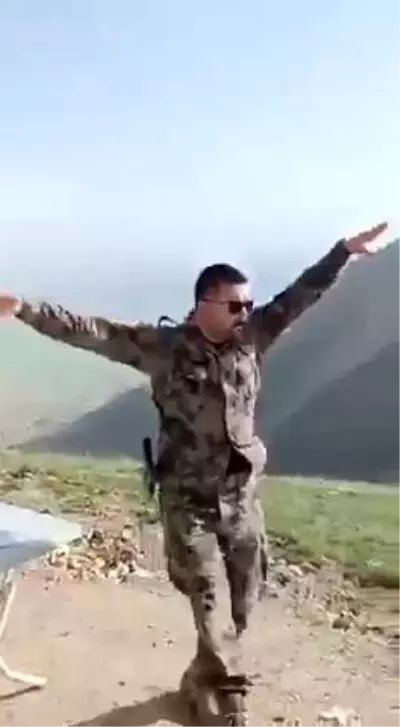 Denizlili şehidin zeybek görüntüleri yürekleri dağladı Denizlili şehidin zeybek görüntüleri yürekleri dağladı