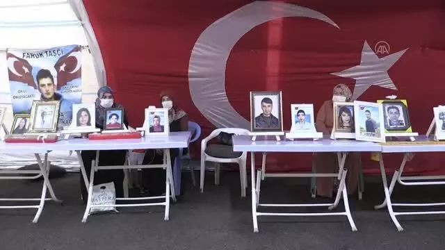 Diyarbakır annelerinin evlat nöbeti kararlılıkla sürüyor Diyarbakır annelerinin evlat nöbeti kararlılıkla sürüyor