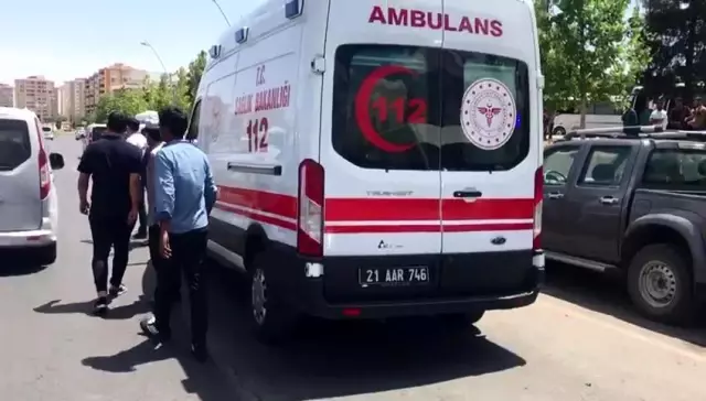 Diyarbakır'da Afganistan uyruklu göçmen, tavuk dürüm için canından oldu Diyarbakır'da Afganistan uyruklu göçmen, tavuk dürüm için canından oldu