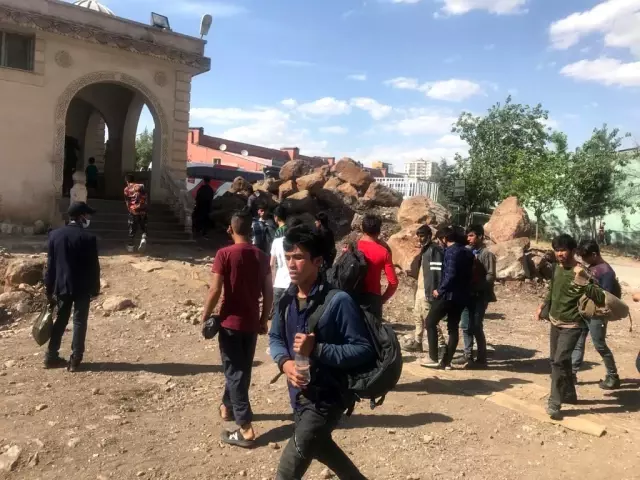 Diyarbakır'da Afganistan uyruklu göçmen, tavuk dürüm için canından oldu Diyarbakır'da Afganistan uyruklu göçmen, tavuk dürüm için canından oldu