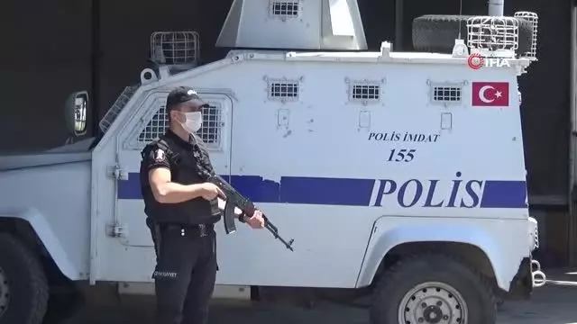 Diyarbakır'da cinayet zanlısı damadın evinin etrafında TOMA'lı önlem Diyarbakır'da cinayet zanlısı damadın evinin etrafında TOMA'lı önlem