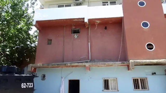 Diyarbakır'da cinayet zanlısı damadın evinin etrafında TOMA'li önlem Diyarbakır'da cinayet zanlısı damadın evinin etrafında TOMA'li önlem