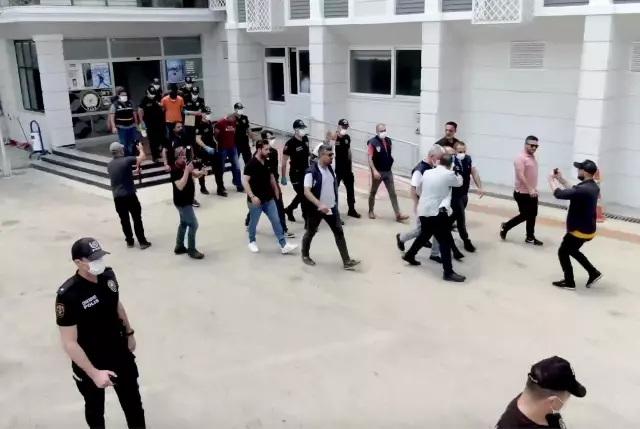 Diyarbakır'da hakkında kayıp başvurusu yapılan kişinin Mersin'de öldürülmesiyle ilgili 4 tutuklama Diyarbakır'da hakkında kayıp başvurusu yapılan kişinin Mersin'de öldürülmesiyle ilgili 4 tutuklama