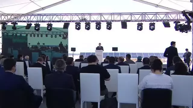 Dönmez: 'ABD'den, Almanya'dan, Japonya'dan ve Kore'den daha fazla güneş paneli üretiyoruz' Dönmez: 'ABD'den, Almanya'dan, Japonya'dan ve Kore'den daha fazla güneş paneli üretiyoruz'