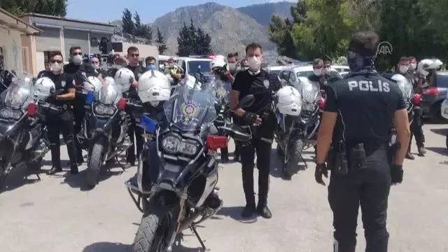 Drone destekli trafik denetiminde 11 sürücüye 15 bin 337 lira ceza verildi Drone destekli trafik denetiminde 11 sürücüye 15 bin 337 lira ceza verildi