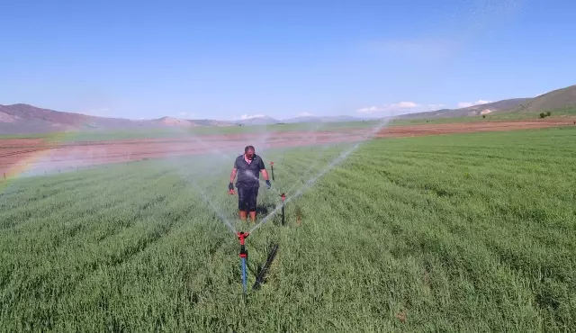 DSİ, Erzurum, Erzincan ve Ağrı'da tarım arazilerini sulayarak ülke ekonomisine katkı sağlayacak DSİ, Erzurum, Erzincan ve Ağrı'da tarım arazilerini sulayarak ülke ekonomisine katkı sağlayacak