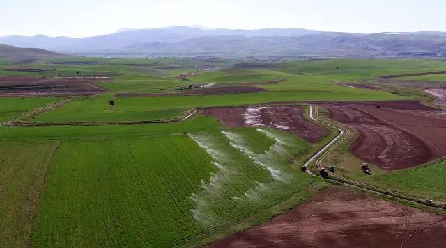 DSİ, Erzurum, Erzincan ve Ağrı'da tarım arazilerini sulayarak ülke ekonomisine katkı sağlayacak DSİ, Erzurum, Erzincan ve Ağrı'da tarım arazilerini sulayarak ülke ekonomisine katkı sağlayacak