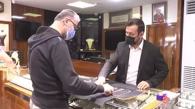 Düğün sezonunun açılması sarrafları hareketlendirdi Düğün sezonunun açılması sarrafları hareketlendirdi
