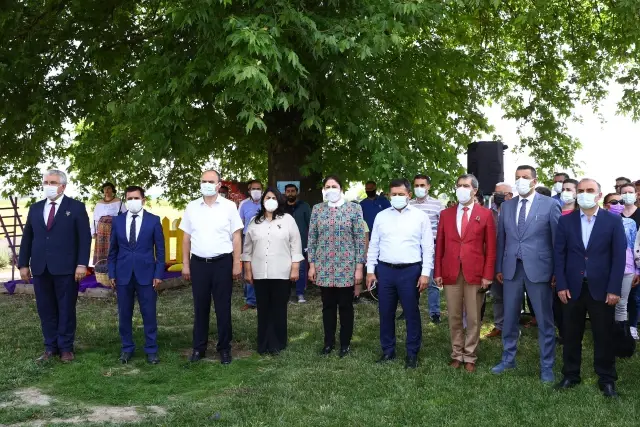 5 gün sürecek 'lavanta' kokulu tarla günleri etkinlikleri başladı (2) 5 gün sürecek 'lavanta' kokulu tarla günleri etkinlikleri başladı (2)