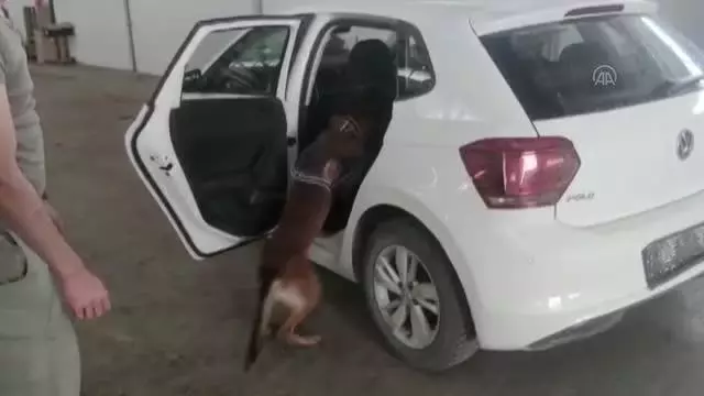 Edremit ve İpekyolu ilçelerinde 10 kilo 162 gram uyuşturucu ele geçirildi Edremit ve İpekyolu ilçelerinde 10 kilo 162 gram uyuşturucu ele geçirildi