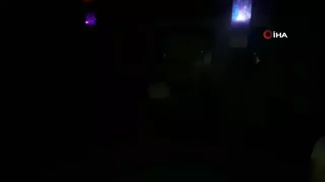 Eğlence mekanına korona operasyonu: 16 kişiye 55 bin 360 TL ceza Eğlence mekanına korona operasyonu: 16 kişiye 55 bin 360 TL ceza