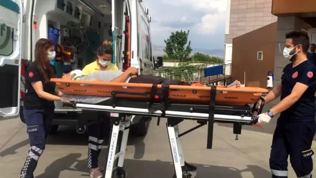 Bir anlık dikkatsizlik pahalıya patladı! Elektrik direklerini sayarken uçurumdan düştü Bir anlık dikkatsizlik pahalıya patladı! Elektrik direklerini sayarken uçurumdan düştü