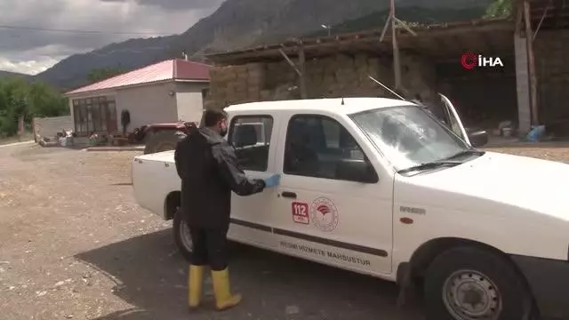Erzincan'da hayvanlar kenelere karşı ilaçlanıyor Erzincan'da hayvanlar kenelere karşı ilaçlanıyor