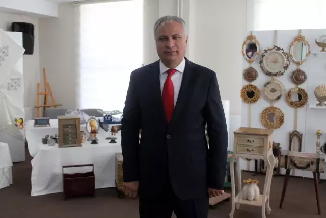 Eski eşyalar kadınların elinde hatıralarını yaşatıyor Eski eşyalar kadınların elinde hatıralarını yaşatıyor