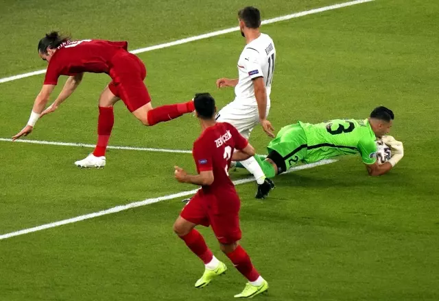 EURO 2020 Avrupa Şampiyonası: Türkiye: 0 İtalya: 3 (Maç sonucu) EURO 2020 Avrupa Şampiyonası: Türkiye: 0 İtalya: 3 (Maç sonucu)