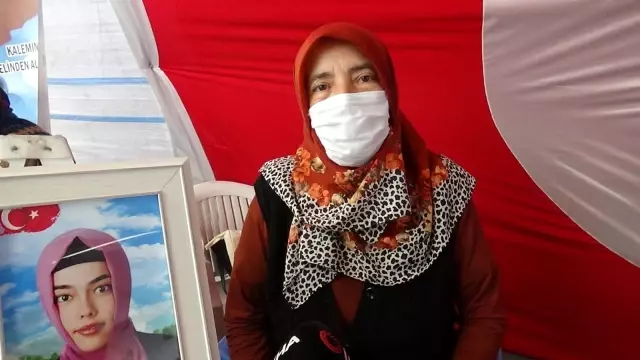 Evlat nöbetindeki anne, kızının dağdan inmesinden umutlu Evlat nöbetindeki anne, kızının dağdan inmesinden umutlu