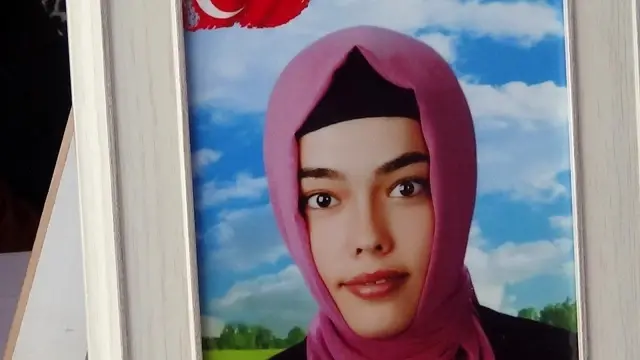 Evlat nöbetindeki anne, kızının dağdan inmesinden umutlu Evlat nöbetindeki anne, kızının dağdan inmesinden umutlu