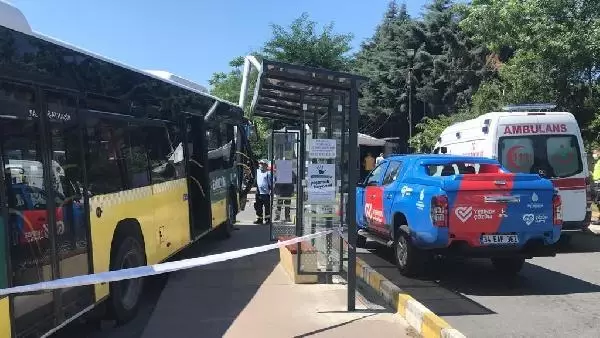 Son dakika haber: Eyüpsultan'da İETT otobüsü MOBESE kamerasına çarptı Son dakika haber: Eyüpsultan'da İETT otobüsü MOBESE kamerasına çarptı