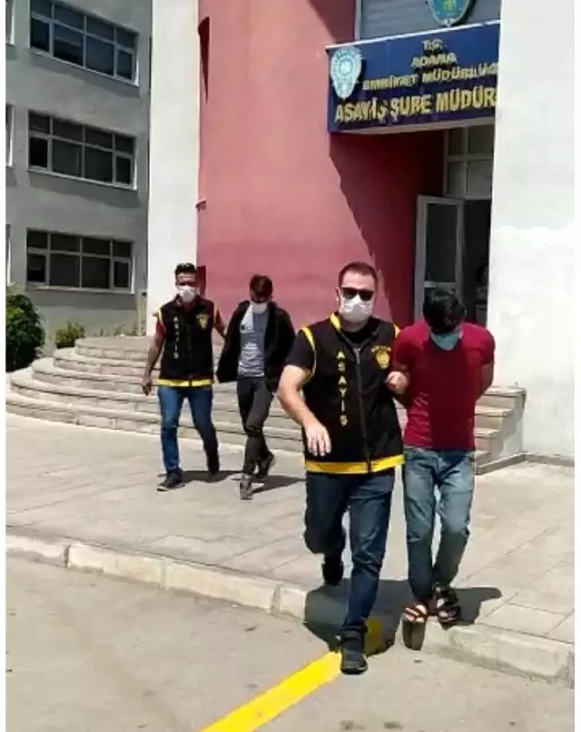 FETÖ tehdidiyle 40 bin lira dolandıran 3 sahte polis tutuklandı FETÖ tehdidiyle 40 bin lira dolandıran 3 sahte polis tutuklandı