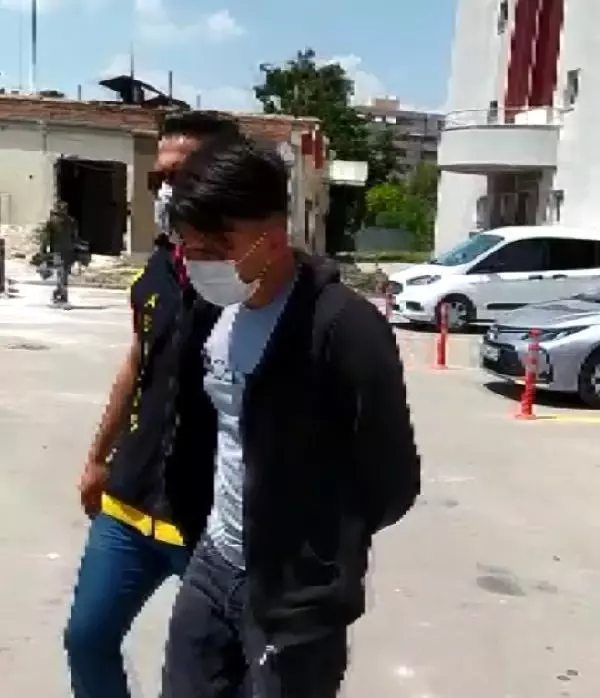 ADANA FETÖ TEHDİDİYLE 40 BİN LİRA DOLANDIRAN 3 ŞÜPHELİ TUTUKLANDI ADANA FETÖ TEHDİDİYLE 40 BİN LİRA DOLANDIRAN 3 ŞÜPHELİ TUTUKLANDI
