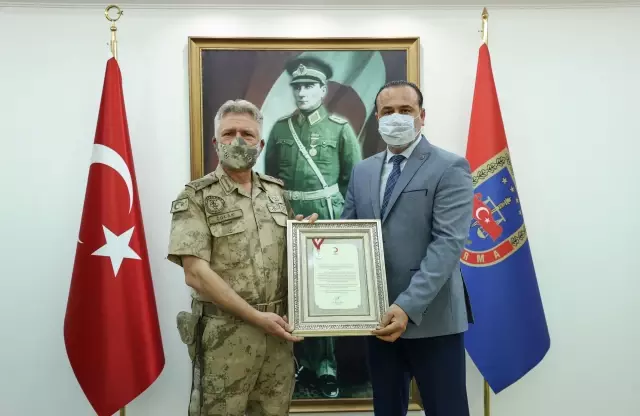 Son dakika haberi | Foça'daki jandarma komandolar, kan bağışıyla da Türk milletinin yanında Son dakika haberi | Foça'daki jandarma komandolar, kan bağışıyla da Türk milletinin yanında