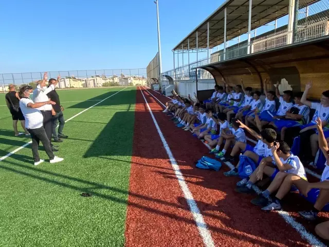 Futbolculardan Başkan Atabay'a galibiyet sözü Futbolculardan Başkan Atabay'a galibiyet sözü