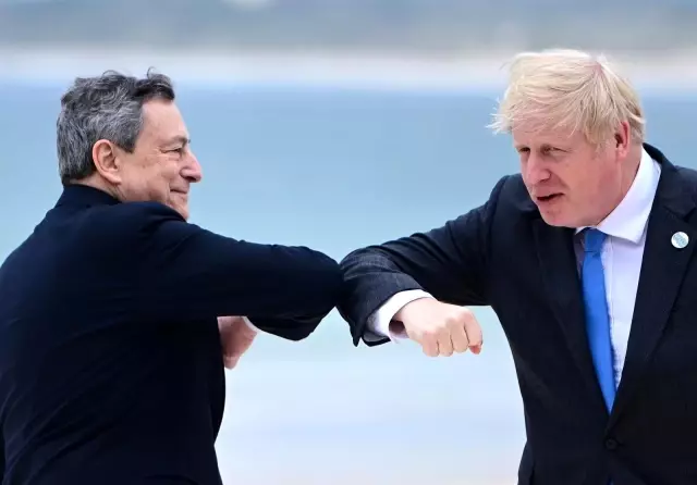 G7 Liderler Zirvesi'nin ilk toplantısı G7 Liderler Zirvesi'nin ilk toplantısı