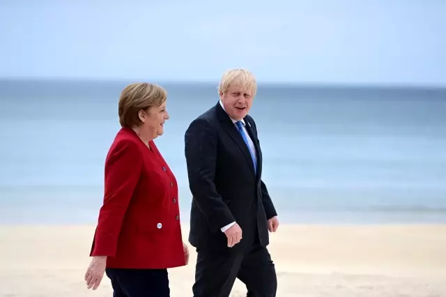 G7 Liderler Zirvesi'nin ilk toplantısı G7 Liderler Zirvesi'nin ilk toplantısı