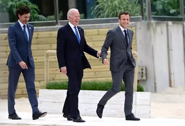 G7 Liderler Zirvesi'nin ilk toplantısı G7 Liderler Zirvesi'nin ilk toplantısı