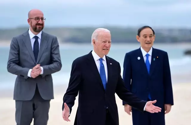 G7 Liderler Zirvesi'nin ilk toplantısı G7 Liderler Zirvesi'nin ilk toplantısı