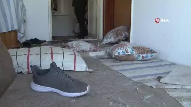 Gasp dehşetini yaşayan yaşlı adam korku dolu anları anlattı: 'Bahçeye girip ellerimi öptü, korktum ama elinde bıçak yoktu' Gasp dehşetini yaşayan yaşlı adam korku dolu anları anlattı: 'Bahçeye girip ellerimi öptü, korktum ama elinde bıçak yoktu'