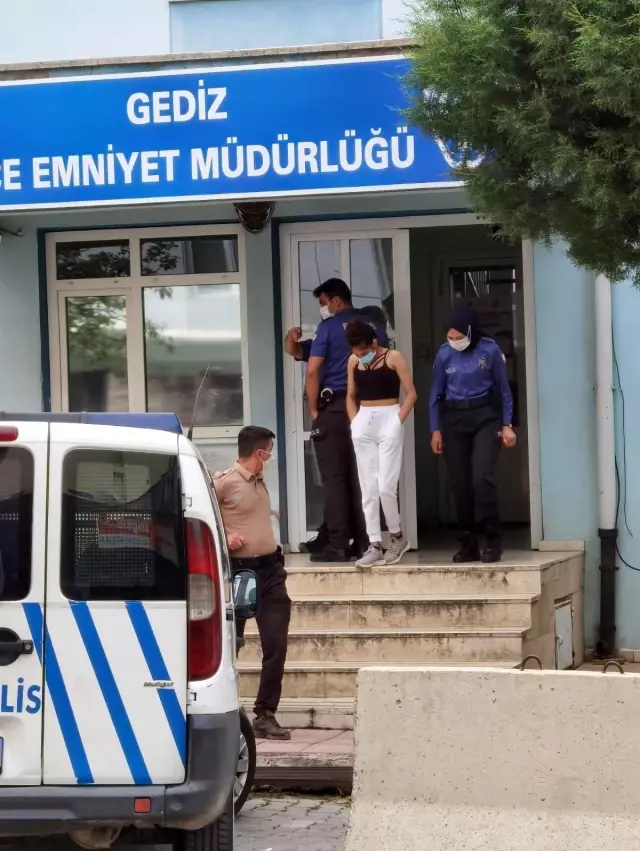Gediz'de 3 hırsızlık zanlısı yakalandı Gediz'de 3 hırsızlık zanlısı yakalandı