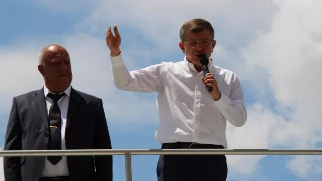 Gelecek Partisi Genel Başkanı Davutoğlu, parti teşkilatlarının açılışına katıldı Gelecek Partisi Genel Başkanı Davutoğlu, parti teşkilatlarının açılışına katıldı