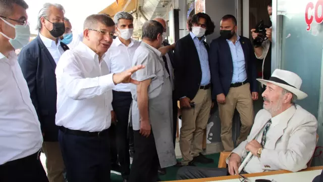 Gelecek Partisi Genel Başkanı Davutoğlu, parti teşkilatlarının açılışına katıldı Gelecek Partisi Genel Başkanı Davutoğlu, parti teşkilatlarının açılışına katıldı