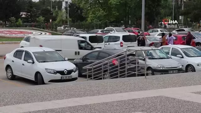 Gençler arasındaki bıçaklı kavga kanlı bitti: 2 kişi adliyeye sevk edildi Gençler arasındaki bıçaklı kavga kanlı bitti: 2 kişi adliyeye sevk edildi