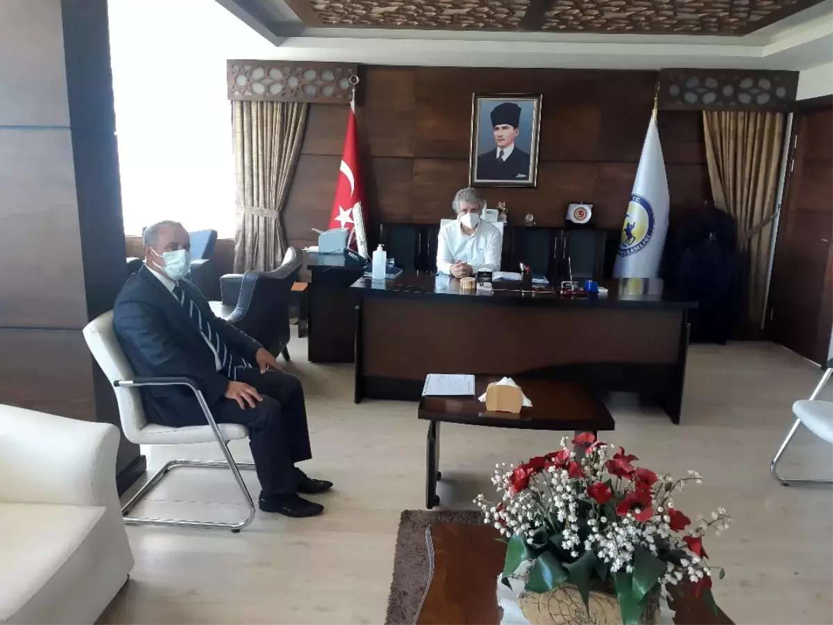 Gürgendağı Muhtarı Arslan Kaymakam Keklik'i Ziyaret Etti